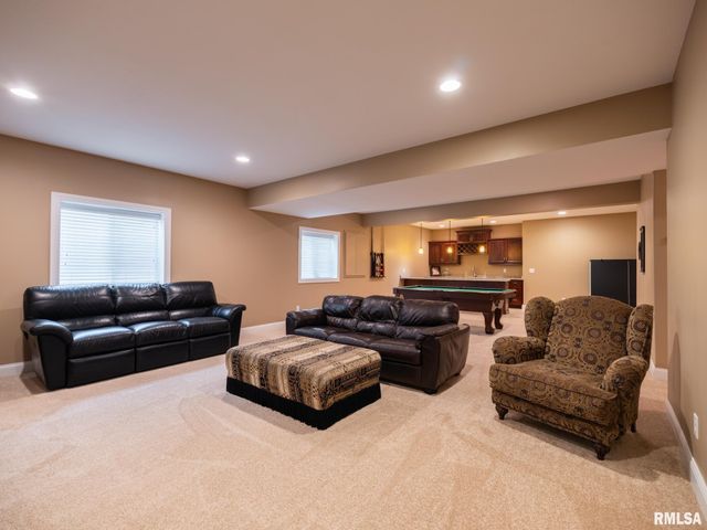 11216 N Blackstone Court, Dunlap, IL 61525