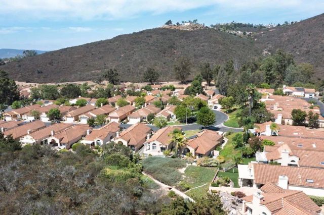 2238 Hilton Head, Escondido, CA 92026