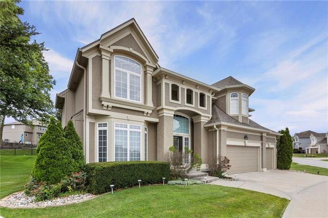 1441 NE Daltons Ridge Drive, Lee's Summit, MO 64064