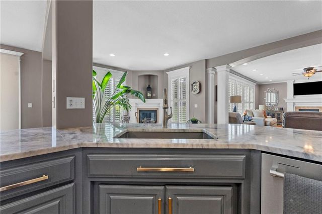 1441 NE Daltons Ridge Drive, Lee's Summit, MO 64064
