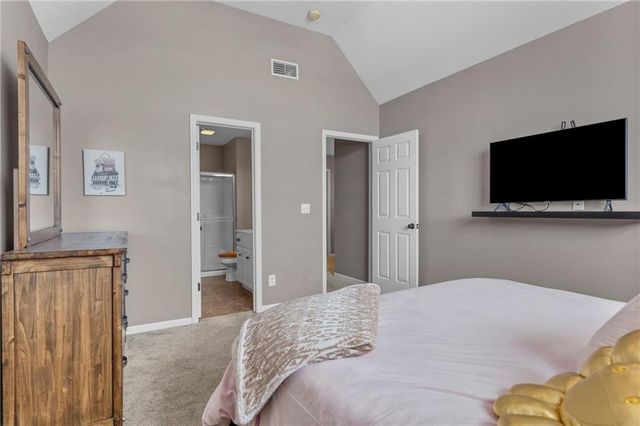 1441 NE Daltons Ridge Drive, Lee's Summit, MO 64064