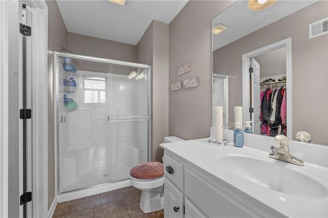 1441 NE Daltons Ridge Drive, Lee's Summit, MO 64064