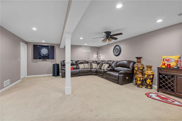 1441 NE Daltons Ridge Drive, Lee's Summit, MO 64064
