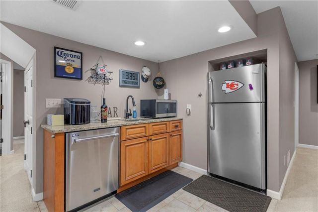 1441 NE Daltons Ridge Drive, Lee's Summit, MO 64064