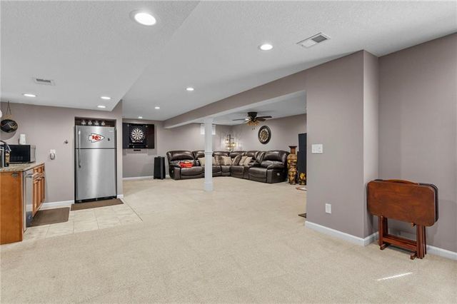 1441 NE Daltons Ridge Drive, Lee's Summit, MO 64064