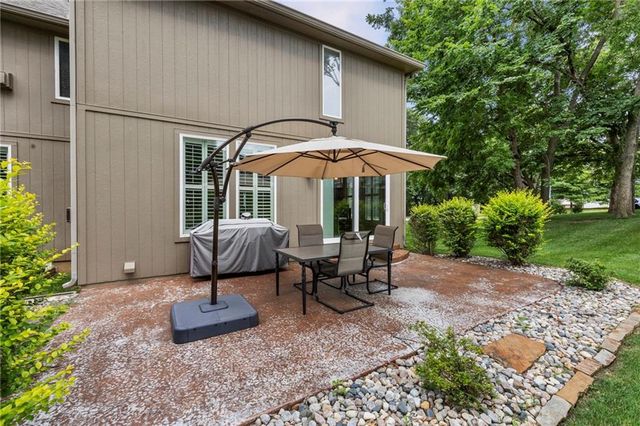 1441 NE Daltons Ridge Drive, Lee's Summit, MO 64064