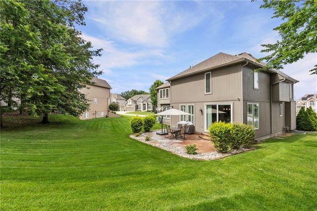 1441 NE Daltons Ridge Drive, Lee's Summit, MO 64064