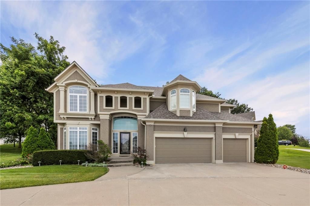 1441 NE Daltons Ridge Drive, Lee's Summit, MO 64064