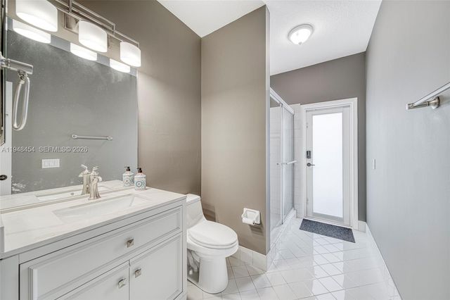 11374 NW 66th St, Doral, FL 33178