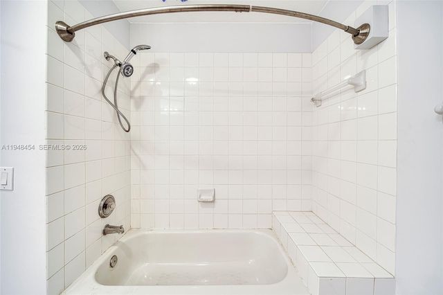 11374 NW 66th St, Doral, FL 33178