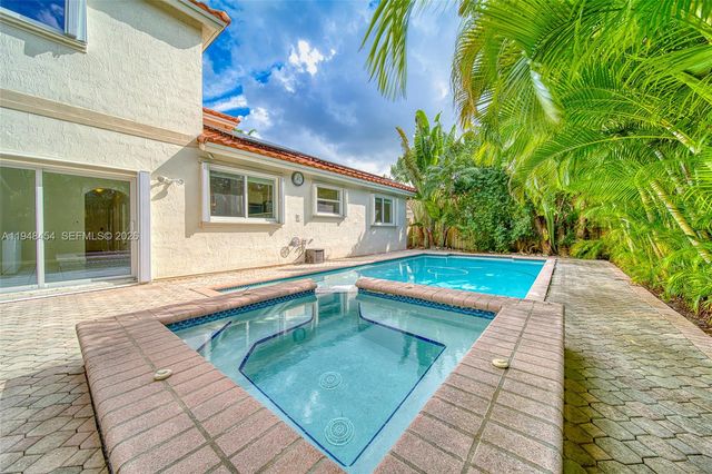 11374 NW 66th St, Doral, FL 33178