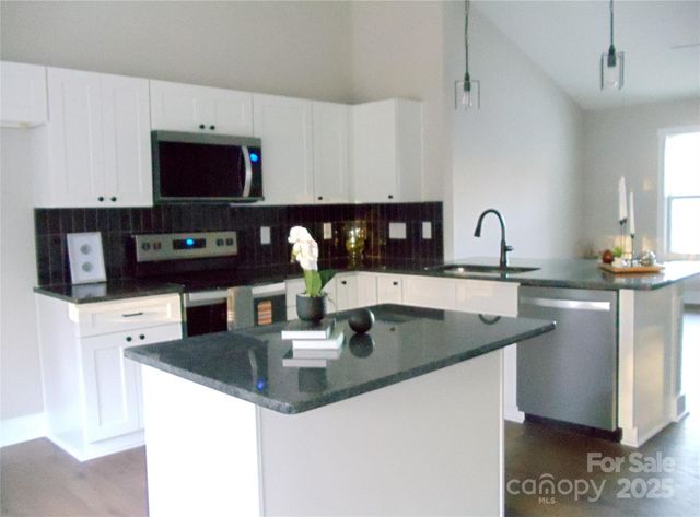 559 Shearers Road, Mooresville, NC 28115