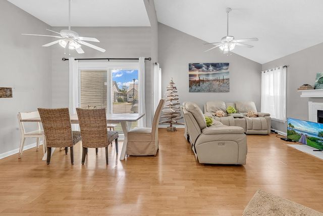 312 Lyons Cove Dr., Myrtle Beach, SC 29577