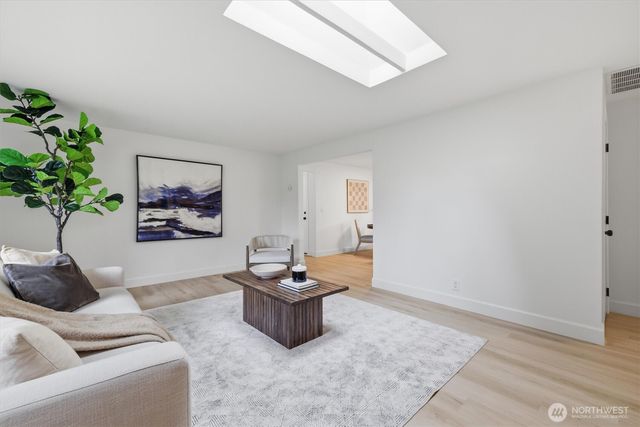 16111 NE 100th Street, Redmond, WA 98052