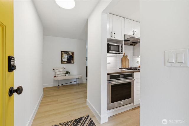 16111 NE 100th Street, Redmond, WA 98052