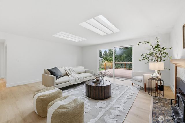16111 NE 100th Street, Redmond, WA 98052