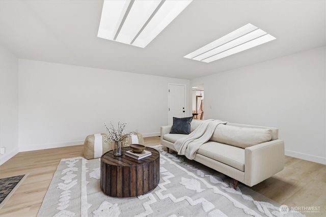 16111 NE 100th Street, Redmond, WA 98052