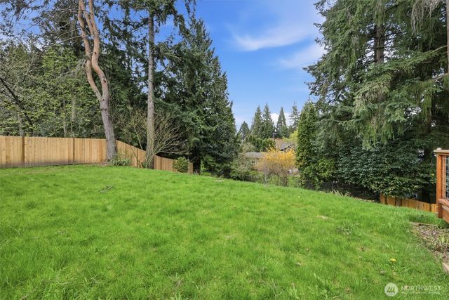 16111 NE 100th Street, Redmond, WA 98052