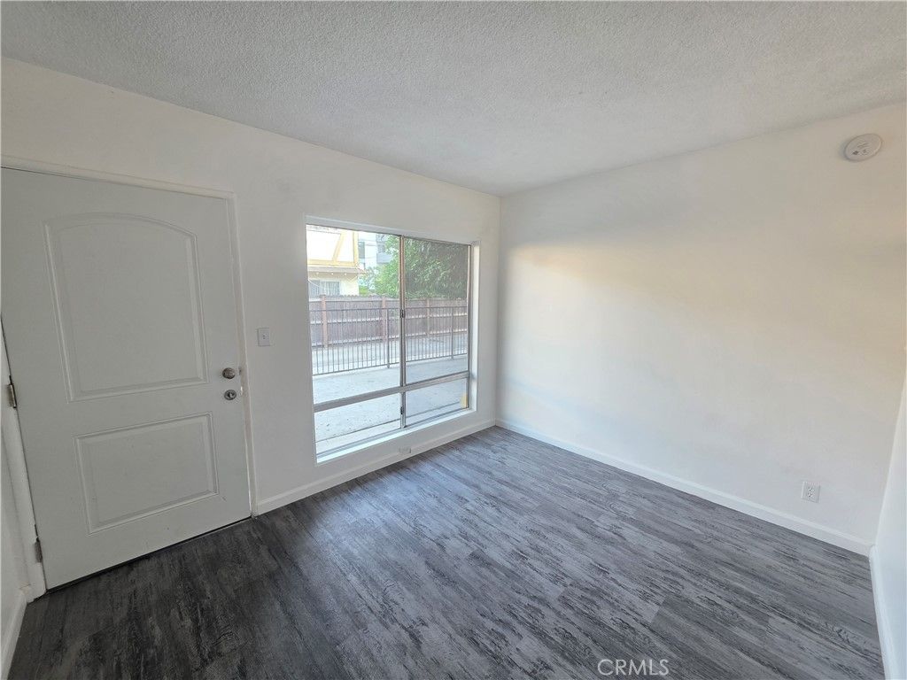 6018 Hazelhurst 3, North Hollywood, CA 91606