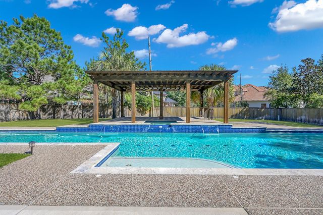 14 Spincaster Drive, Spring, TX 77389