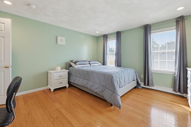 10 Bryan Dr, Taunton, MA 02780