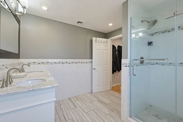 10 Bryan Dr, Taunton, MA 02780