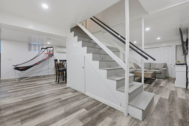 10 Bryan Dr, Taunton, MA 02780
