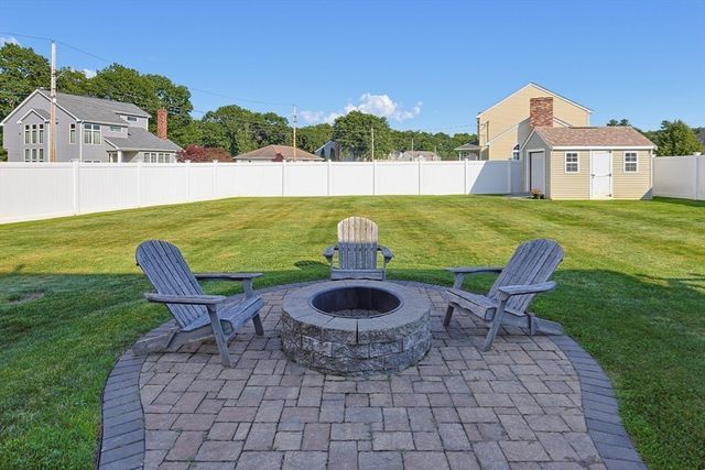 10 Bryan Dr, Taunton, MA 02780