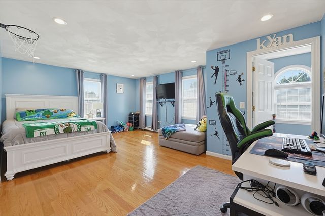 10 Bryan Dr, Taunton, MA 02780