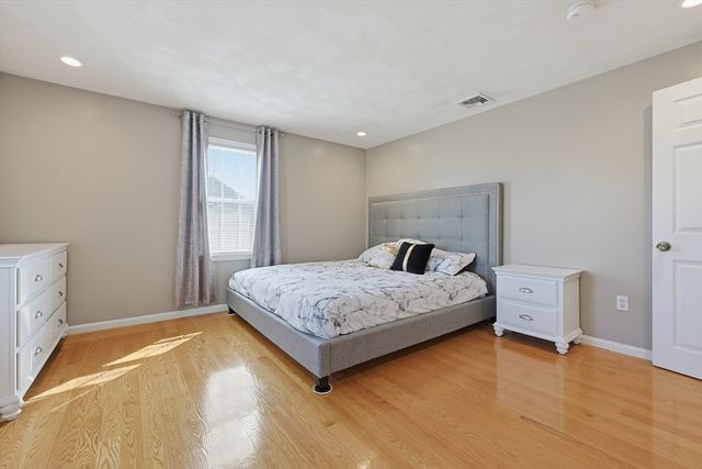 10 Bryan Dr, Taunton, MA 02780
