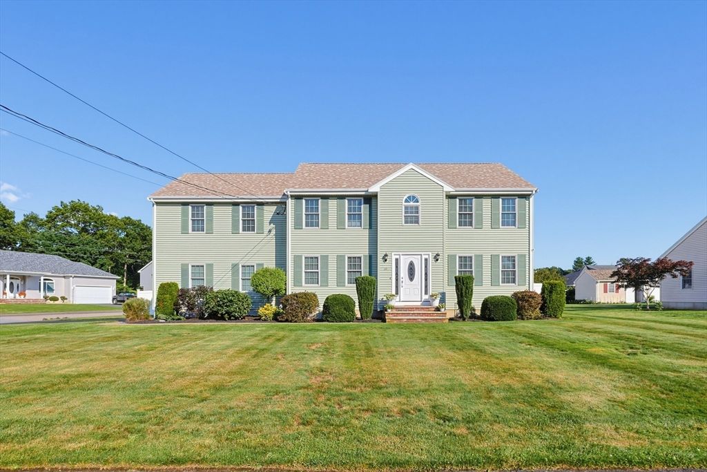 10 Bryan Dr, Taunton, MA 02780