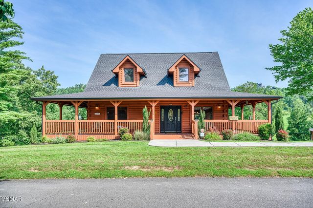 2028 Piney Overlook Lane, Sevierville, TN 37862