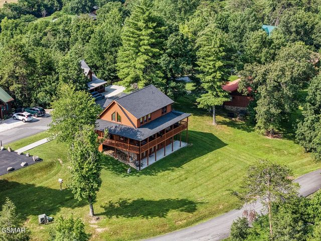 2028 Piney Overlook Lane, Sevierville, TN 37862