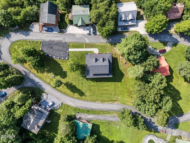 2028 Piney Overlook Lane, Sevierville, TN 37862