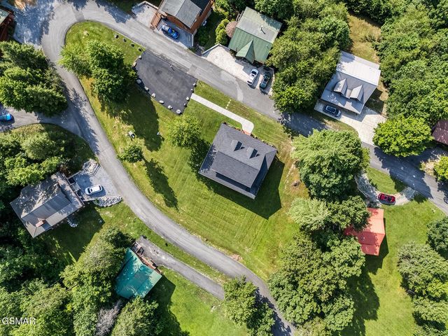 2028 Piney Overlook Lane, Sevierville, TN 37862