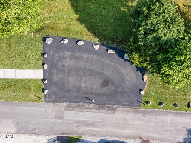 2028 Piney Overlook Lane, Sevierville, TN 37862