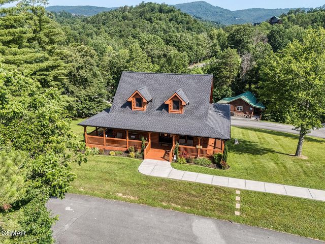 2028 Piney Overlook Lane, Sevierville, TN 37862