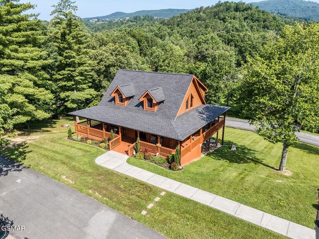 2028 Piney Overlook Lane, Sevierville, TN 37862