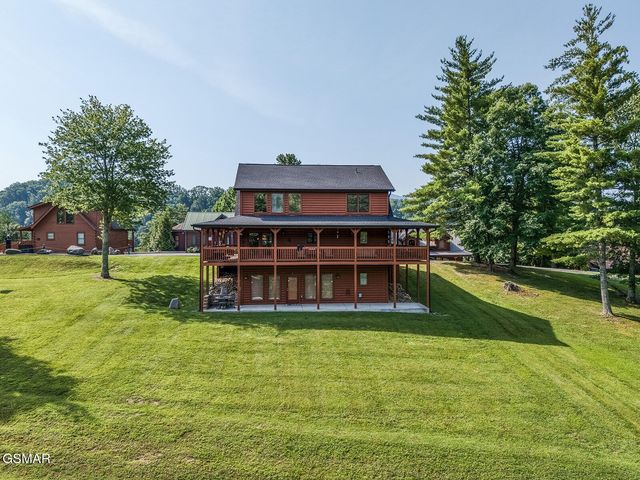 2028 Piney Overlook Lane, Sevierville, TN 37862