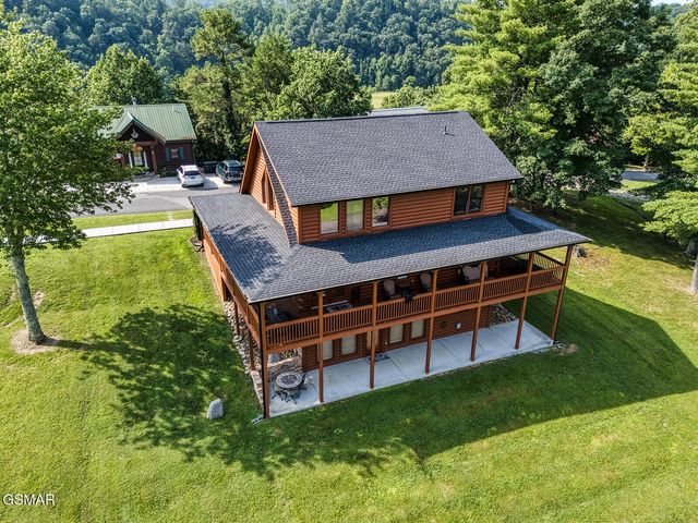 2028 Piney Overlook Lane, Sevierville, TN 37862
