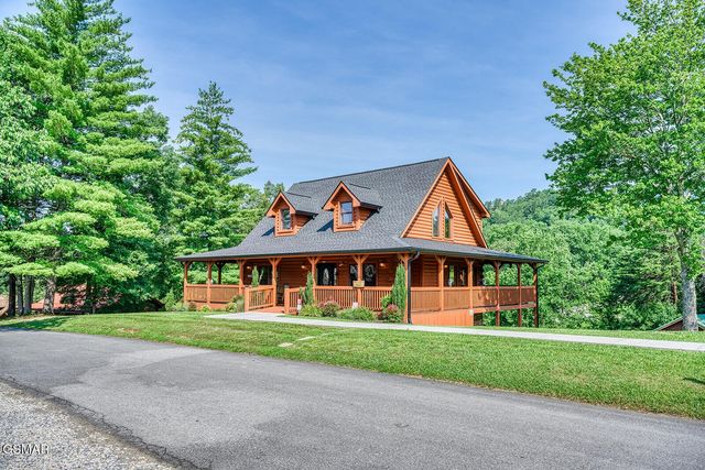 2028 Piney Overlook Lane, Sevierville, TN 37862