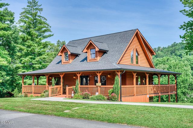 2028 Piney Overlook Lane, Sevierville, TN 37862