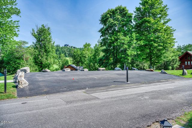 2028 Piney Overlook Lane, Sevierville, TN 37862