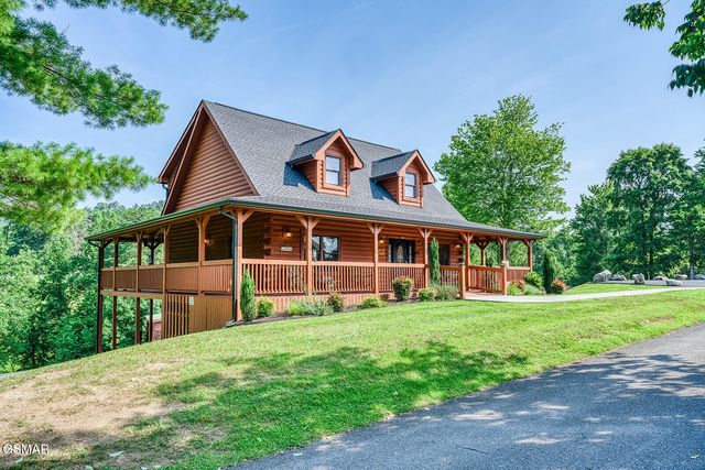 2028 Piney Overlook Lane, Sevierville, TN 37862