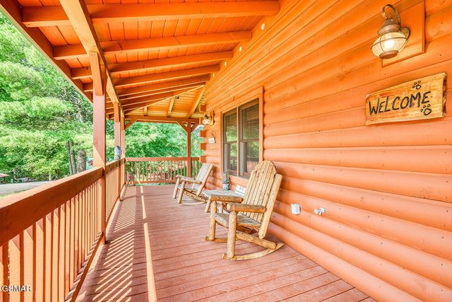 2028 Piney Overlook Lane, Sevierville, TN 37862