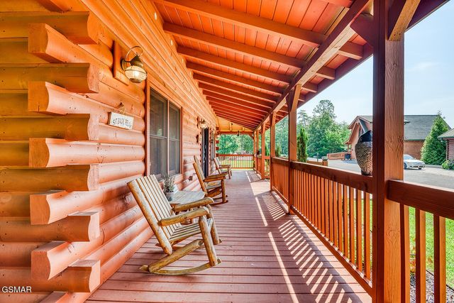 2028 Piney Overlook Lane, Sevierville, TN 37862