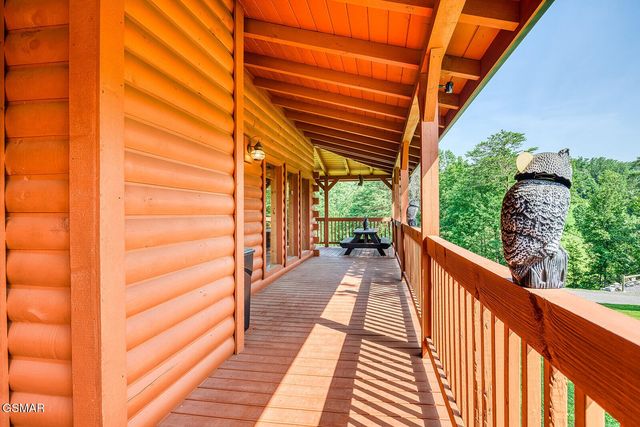 2028 Piney Overlook Lane, Sevierville, TN 37862