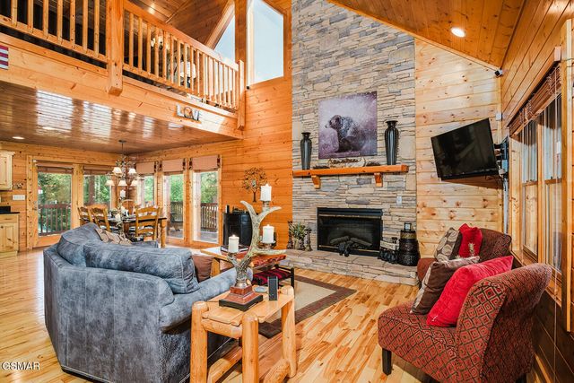 2028 Piney Overlook Lane, Sevierville, TN 37862
