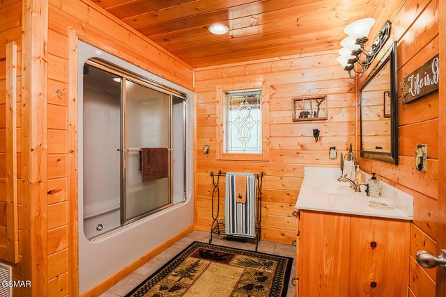 2028 Piney Overlook Lane, Sevierville, TN 37862