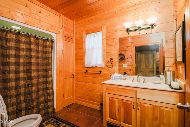 2028 Piney Overlook Lane, Sevierville, TN 37862